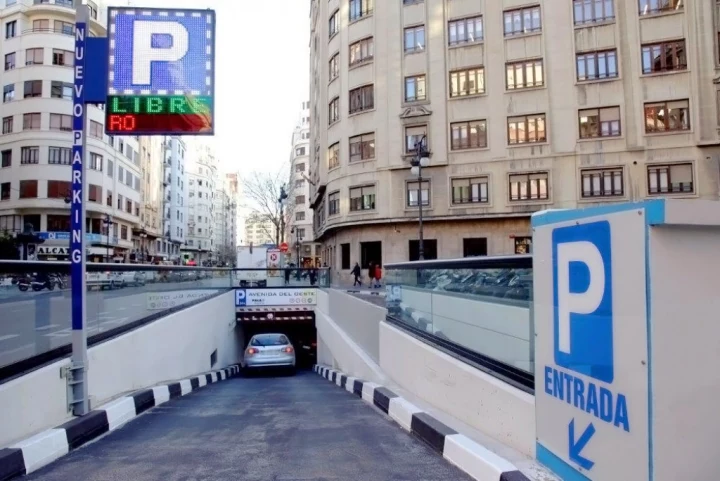aparcamiento avenida del oeste