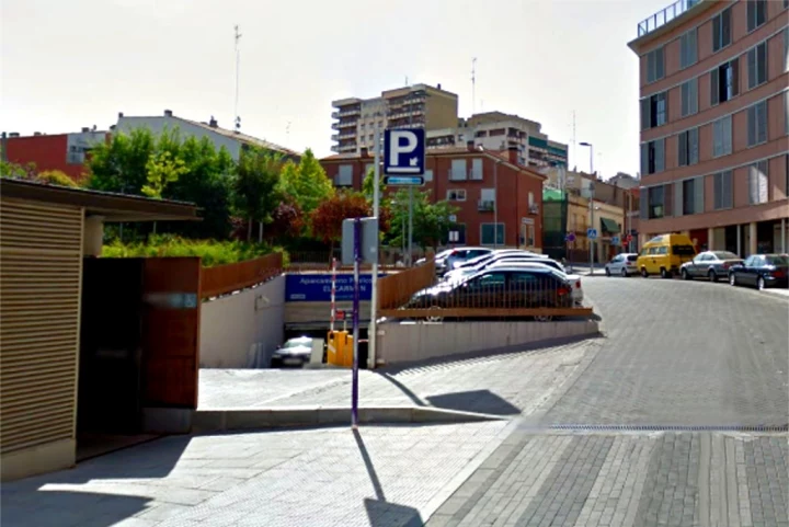 Parking cerca de Hacienda Guadalajara. Cubierto y con accesos 24 horas