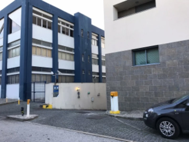 Parking cubierto con seguridad para reservar online con Parkapp