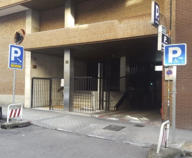 Cámaras de vigilancia en el parking ferrer del rio de las ventas