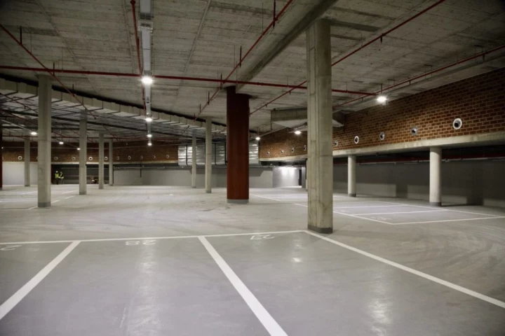 Aparca en el Mercat San Antoni, parking BSM con plazas cubiertas